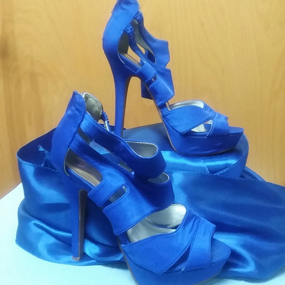 Royal Blue Cloth Open Toe Heel - Picture 2 of 4